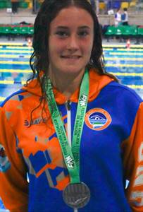 AITANA CON MEDALLA.jpeg