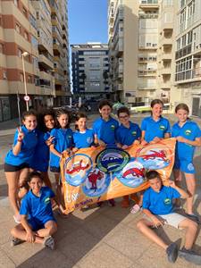 EQUIPO CON BANDERA.jpg