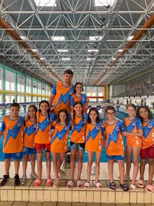 EQUIPO CON ENTRENADOR.jpg
